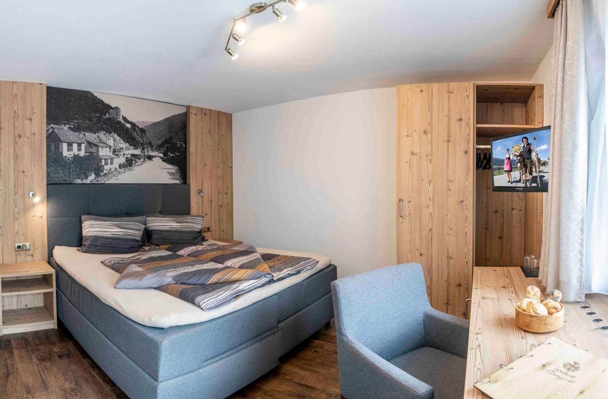 Landhaus Zangerl - Kobelerhof Landeck Phòng bức ảnh